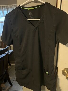 Black V-Neck Scrub Top